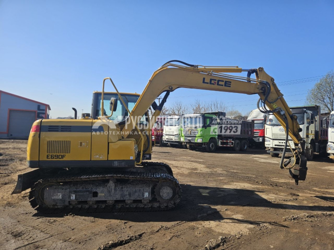 Купить Экскаватор гусеничный LGCE E690F с гидровращателем  б/у (2024 г.в., 1038 м.ч)(0100) в компании Русбизнесавто - изображение 2